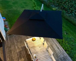 From sun to sunset: extend your summer evenings with your own Solero parasol.